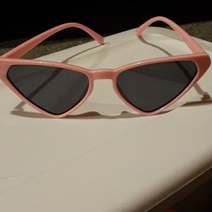Light pink triangular lens sunglasses